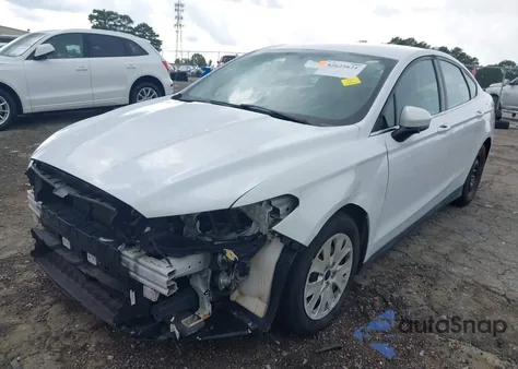 2014 Ford Fusion S из США, поврежденный, VIN 3FA6P0G75ER394620